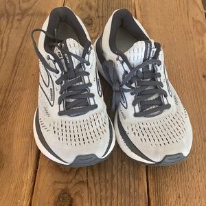 Brooks Glycerin 19 Grey Athletic Sneakers
